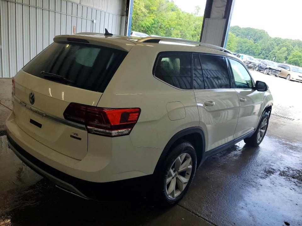 59032176 :رقم المزاد ، 1V2LR2CAXJC579712 vin ، 2018 Volkswagen Atlas مزاد بيع