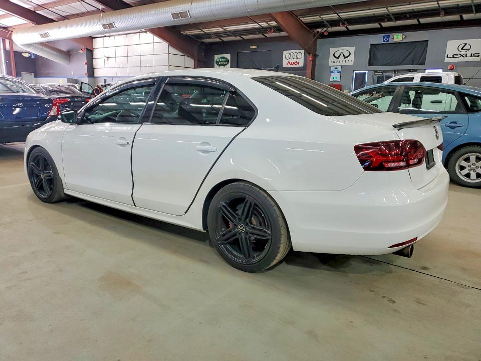 56136836 :رقم المزاد ، 3VW3L7AJ8EM360607 vin ، 2014 Volkswagen Jetta مزاد بيع