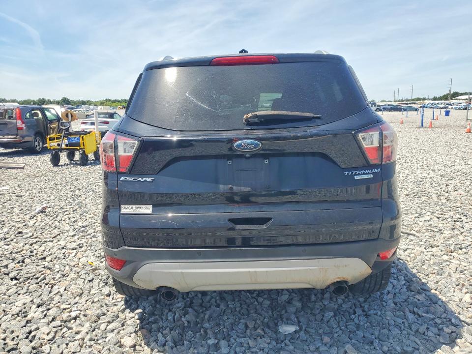 Продажа на аукционе авто 2017 Ford Escape, vin: 1FMCU0JD8HUE02075, номер лота: 56529986