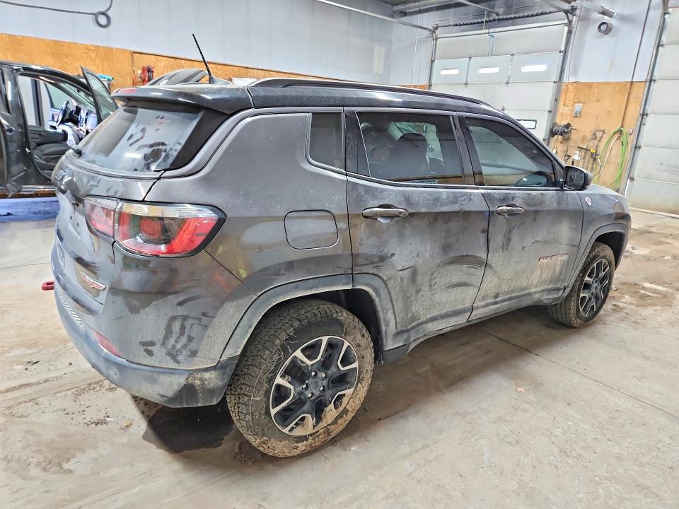 57731596 :رقم المزاد ، 3C4NJDDB1KT747733 vin ، 2019 Jeep Compass مزاد بيع