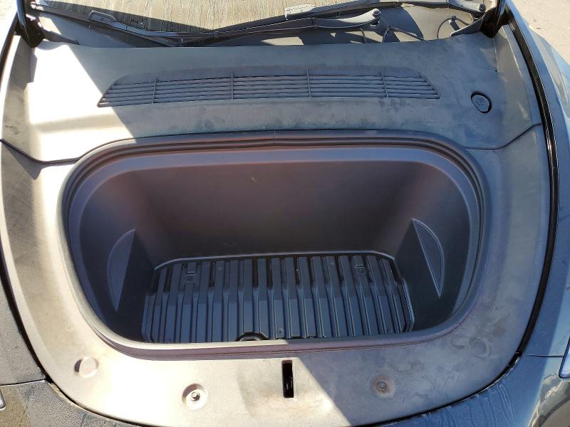 58125126 :رقم المزاد ، 7SAYGAEE6PF664942 vin ، 2023 Tesla Model Y مزاد بيع