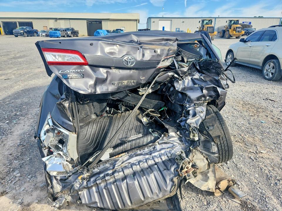 57405496 :رقم المزاد ، 4T1BF1FK4CU097847 vin ، 2012 Toyota Camry مزاد بيع