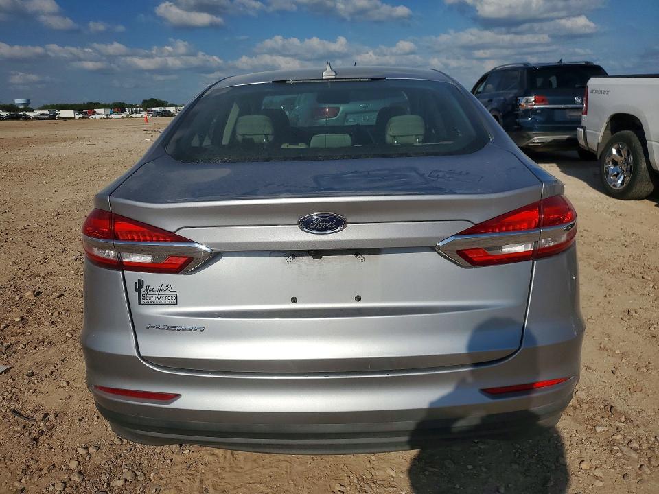 2020 Ford Fusion მანქანა იყიდება აუქციონზე, vin: 3FA6P0G74LR188119, აუქციონის ნომერი: 55418726