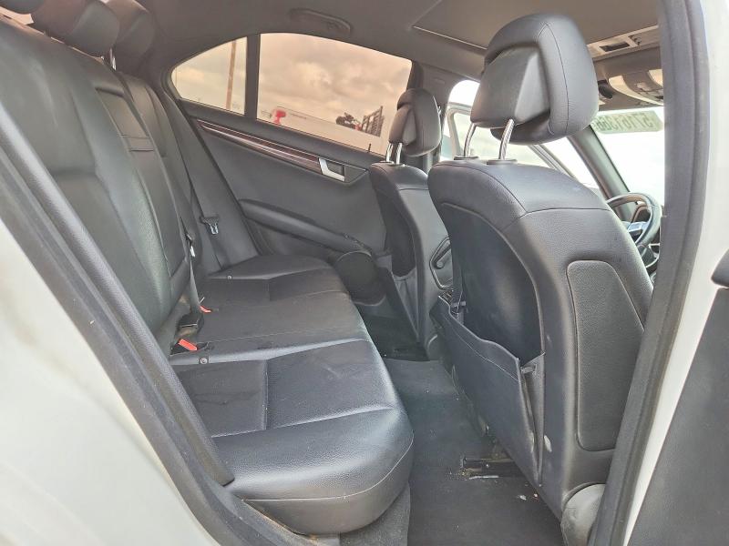 57161366 :رقم المزاد ، WDDGF4HB8ER313199 vin ، 2014 Mercedes-benz C مزاد بيع