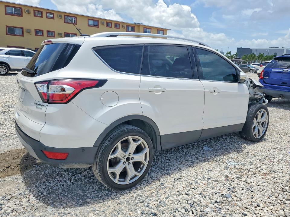 2017 Ford Escape მანქანა იყიდება აუქციონზე, vin: 1FMCU0J98HUD91140, აუქციონის ნომერი: 53738846