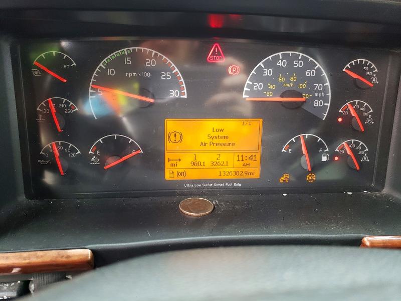 2011 Volvo Vn მანქანა იყიდება აუქციონზე, vin: 4V4NC9EJ0BN297252, აუქციონის ნომერი: 56340456