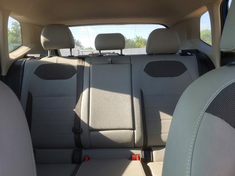 57213036 :رقم المزاد ، 3VVRX7B28NM044327 vin ، 2022 Volkswagen Taos مزاد بيع