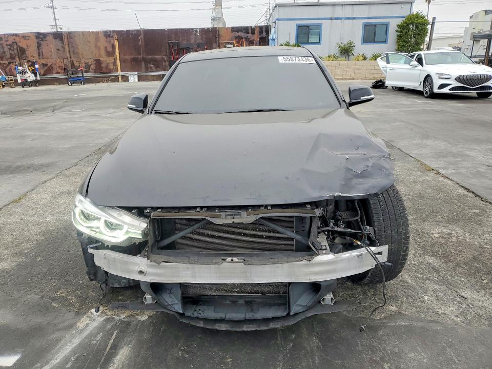 55873436 :رقم المزاد ، WBA8B9G52HNU51705 vin ، 2017 Bmw 330 مزاد بيع