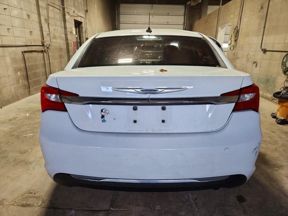 2011 Chrysler 200 მანქანა იყიდება აუქციონზე, vin: 1C3BC1FB4BN618463, აუქციონის ნომერი: 55695776