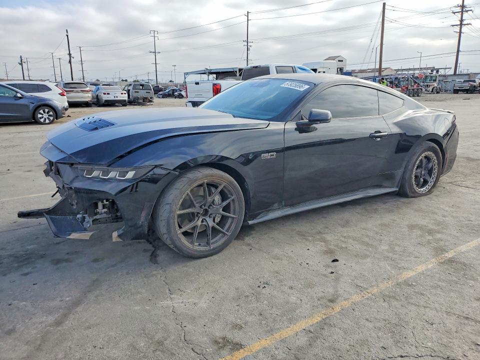 57925896 :رقم المزاد ، 1FA6P8CF7R5405718 vin ، 2024 Ford Mustang مزاد بيع