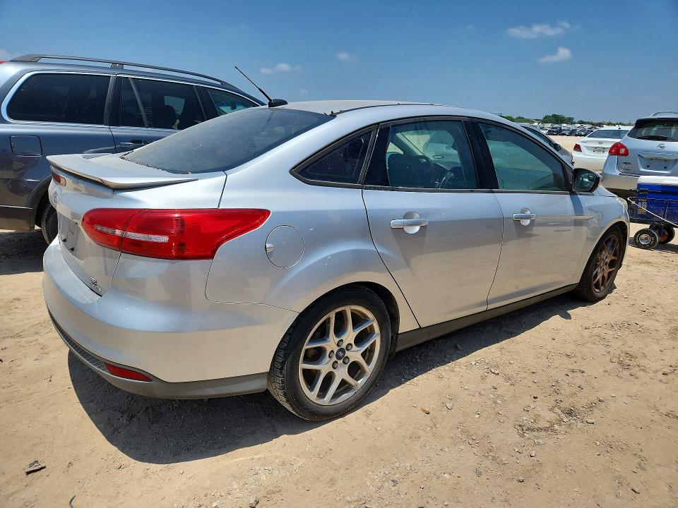 2015 Ford Focus მანქანა იყიდება აუქციონზე, vin: 1FADP3F21FL240582, აუქციონის ნომერი: 57827166