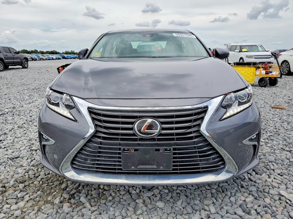 56951946 :رقم المزاد ، 58ABK1GG6JU087574 vin ، 2018 Lexus Es مزاد بيع