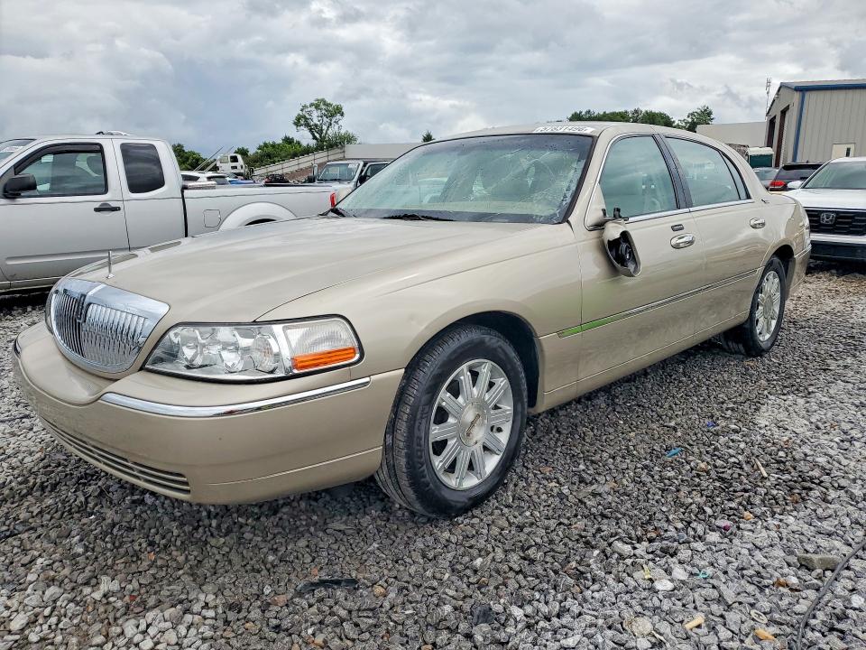 57831496 :رقم المزاد ، 2LNBL8CV7BX754860 vin ، 2011 Lincoln Town Car مزاد بيع