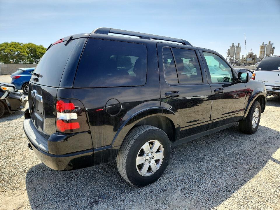55801056 :رقم المزاد ، 1FMEU6DE8AUA44014 vin ، 2010 Ford Explorer مزاد بيع