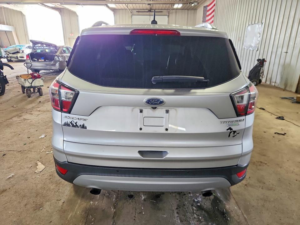 Продажа на аукционе авто 2017 Ford Escape, vin: 1FMCU0JDXHUA80300, номер лота: 57083576