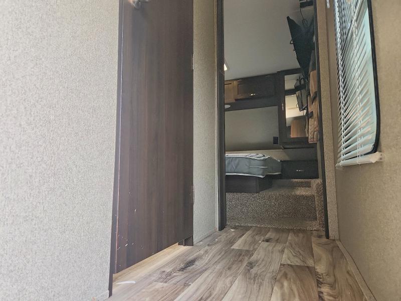 Продажа на аукционе авто 2018 Keystone Springdale, vin: 4YDF30023J3105468, номер лота: 55954816