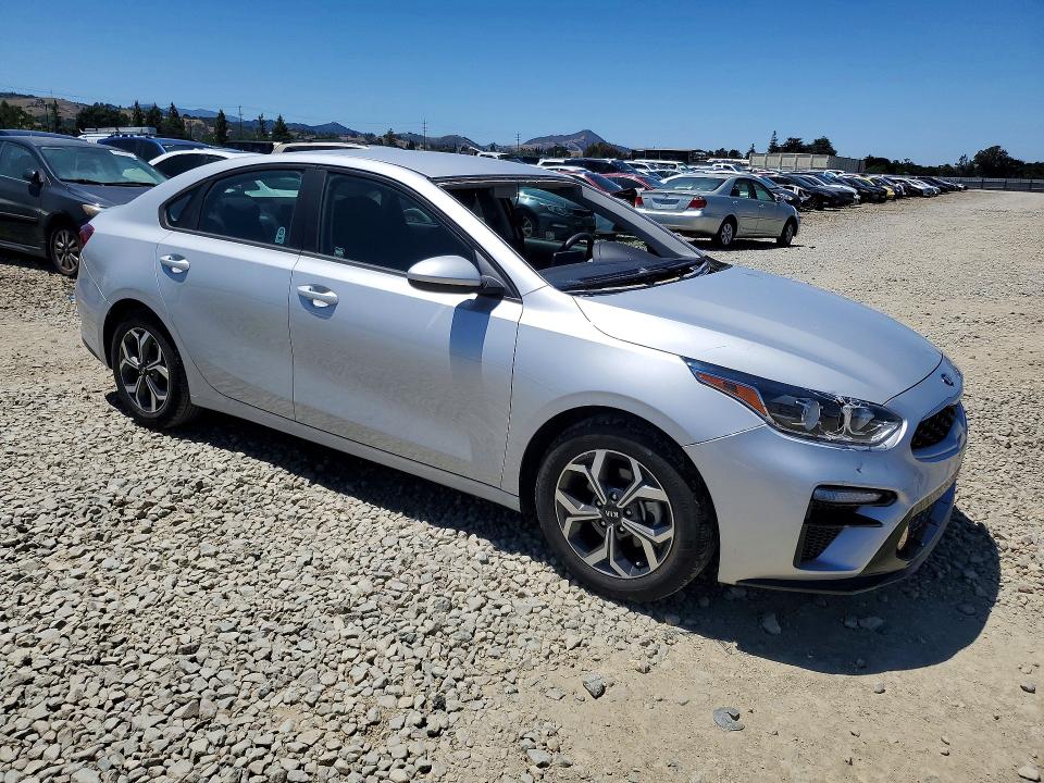 2021 Kia Forte მანქანა იყიდება აუქციონზე, vin: 3KPF24AD7ME315677, აუქციონის ნომერი: 56164276
