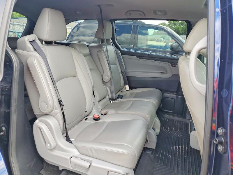 58385856 :رقم المزاد ، 5FNRL6H74JB020693 vin ، 2018 Honda Odyssey مزاد بيع