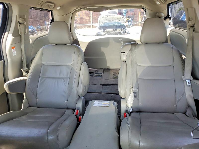2015 Toyota Sienna მანქანა იყიდება აუქციონზე, vin: 5TDYK3DC9FS541444, აუქციონის ნომერი: 58628086