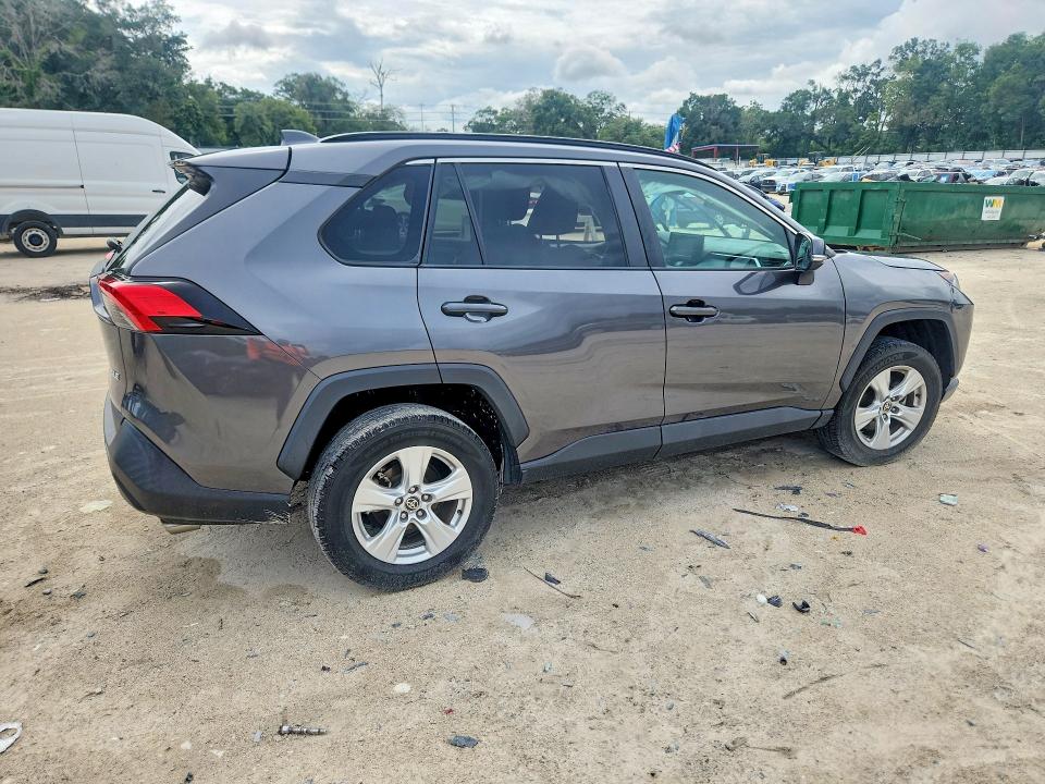 2021 Toyota Rav4 მანქანა იყიდება აუქციონზე, vin: 2T3W1RFV8MC138192, აუქციონის ნომერი: 55673176