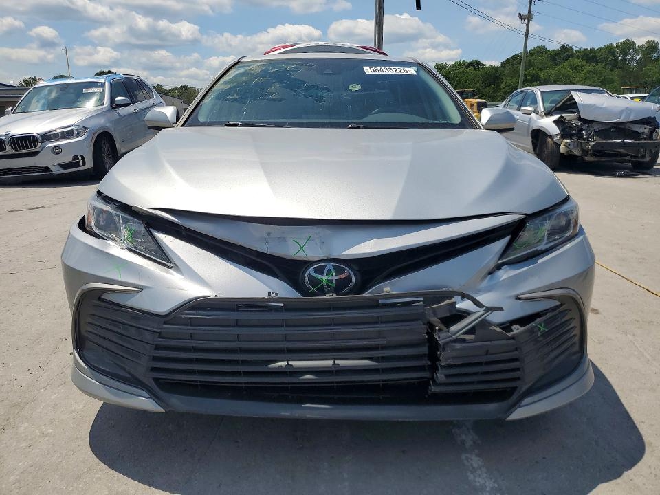 2022 Toyota Camry მანქანა იყიდება აუქციონზე, vin: 4T1C11AK7NU688476, აუქციონის ნომერი: 58438226