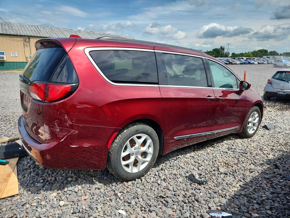 2017 Chrysler Pacifica მანქანა იყიდება აუქციონზე, vin: 2C4RC1BGXHR588120, აუქციონის ნომერი: 58293946