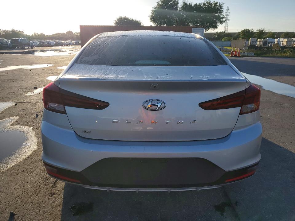 2020 Hyundai Elantra მანქანა იყიდება აუქციონზე, vin: 5NPD74LF1LH504536, აუქციონის ნომერი: 57723606