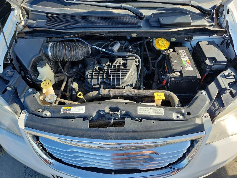 2015 Chrysler Town & Country მანქანა იყიდება აუქციონზე, vin: 2C4RC1CG2FR534659, აუქციონის ნომერი: 58212636