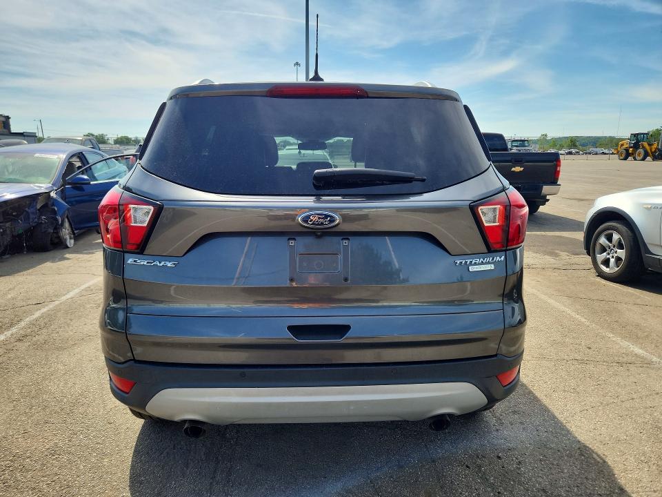 Продажа на аукционе авто 2019 Ford Escape, vin: 1FMCU0J90KUA56364, номер лота: 55545626