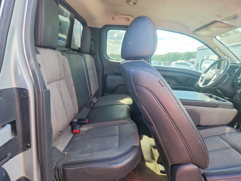 57759076 :رقم المزاد ، 1N6AA1CJ6HN570706 vin ، 2017 Nissan Titan مزاد بيع