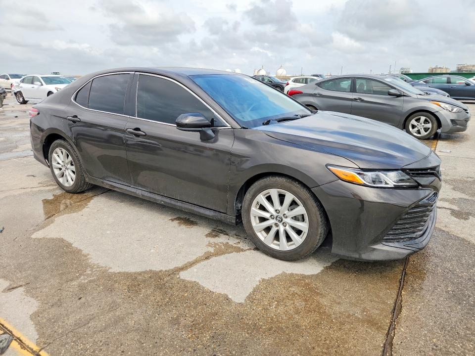 56103566 :رقم المزاد ، 4T1B11HK7KU248920 vin ، 2019 Toyota Camry مزاد بيع
