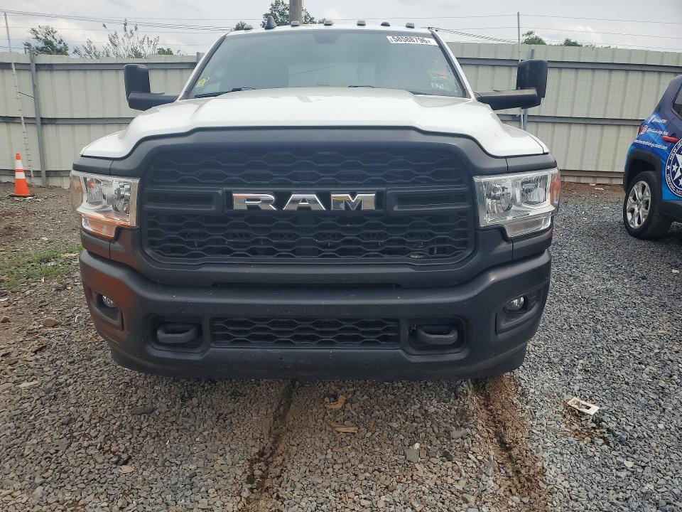58588796 :رقم المزاد ، 3C7WRSCL8NG342531 vin ، 2022 Ram 3500 مزاد بيع