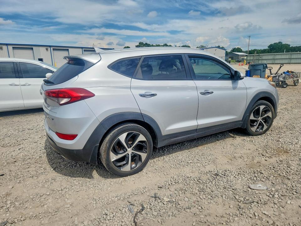 57066176 :رقم المزاد ، KM8J33A25GU040232 vin ، 2016 Hyundai Tucson مزاد بيع