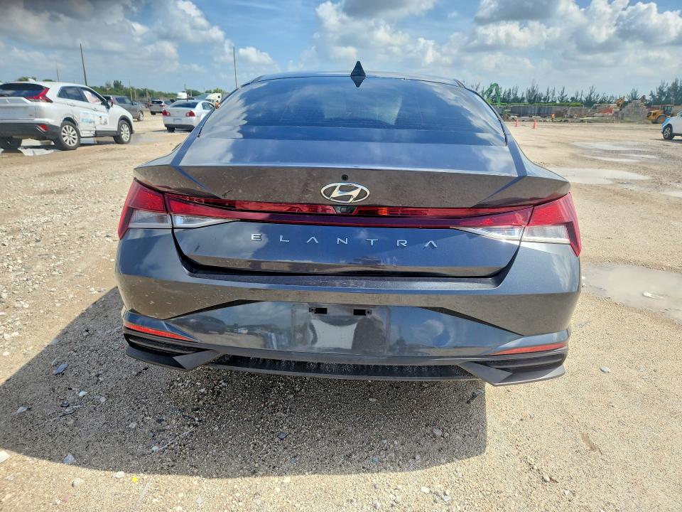 57811796 :رقم المزاد ، 5NPLS4AG4MH032002 vin ، 2021 Hyundai Elantra مزاد بيع