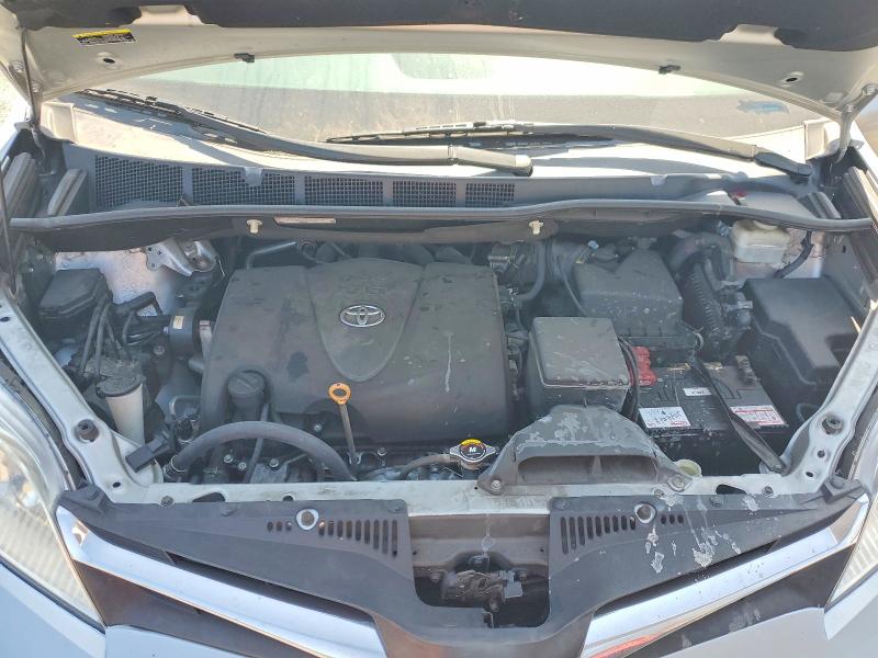 55671146 :رقم المزاد ، 5TDKZ3DC5KS993841 vin ، 2019 Toyota Sienna مزاد بيع
