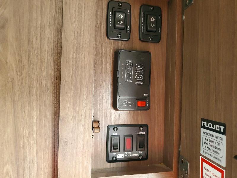 Продаж на аукціоні авто 2018 Keys Hideout, vin: 4YDT26R2XJN248207, номер лоту: 55424976