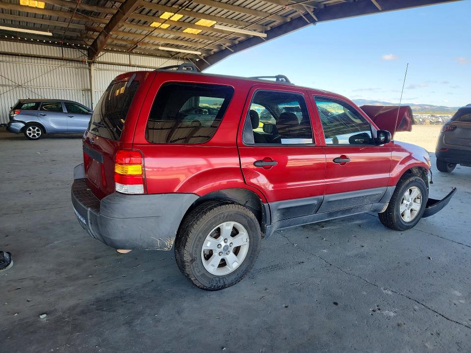 56731946 :رقم المزاد ، 1FMYU93195DA04835 vin ، 2005 Ford Escape مزاد بيع