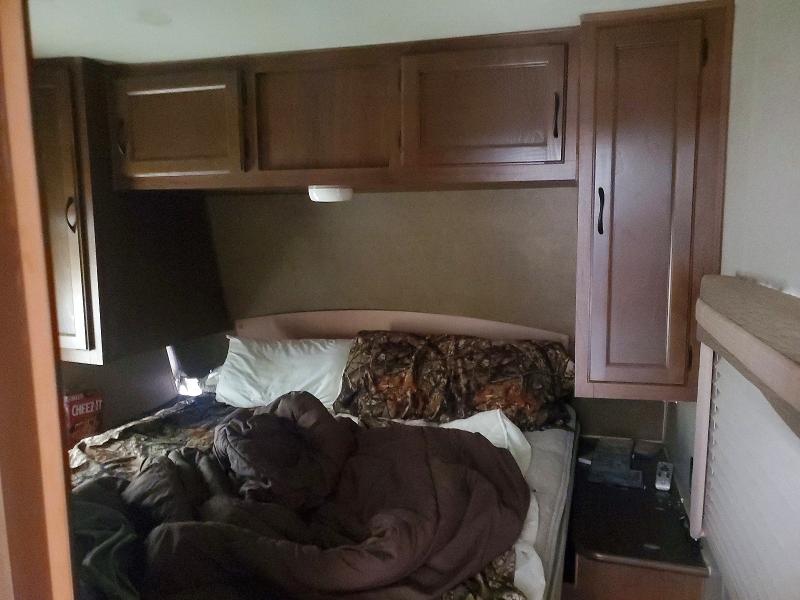 2015 Jayco Jayflight M33rlds მანქანა იყიდება აუქციონზე, vin: 1UJBJ0BS1F1TS0256, აუქციონის ნომერი: 58434916