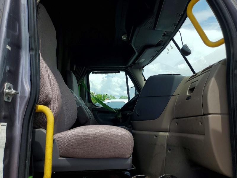 Продаж на аукціоні авто 2017 Freightliner Cascadia 125, vin: 3AKJGLDR0HSHN9364, номер лоту: 55120296