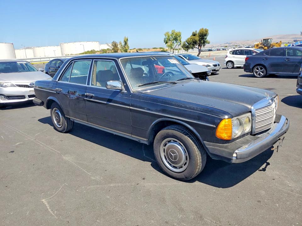 1982 Mercedes-benz 300 მანქანა იყიდება აუქციონზე, vin: WDBAB33A3CB013238, აუქციონის ნომერი: 85791255