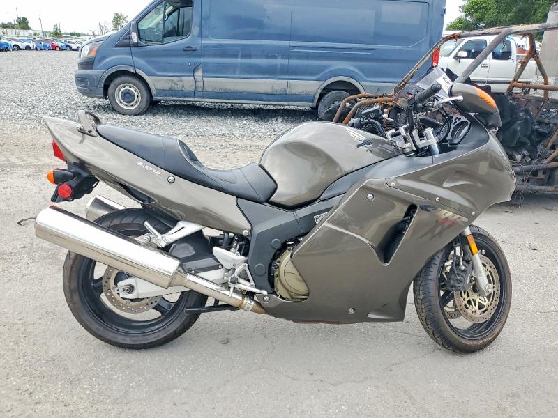 53549086 :رقم المزاد ، JH2SC3500YM300272 vin ، 2000 Honda Cbr1100 مزاد بيع