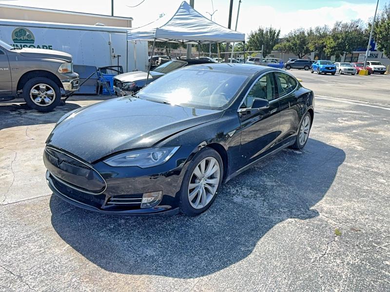 Продажа на аукционе авто 2014 Tesla Model S, vin: 5YJSA1H1XEFP66125, номер лота: 59369616