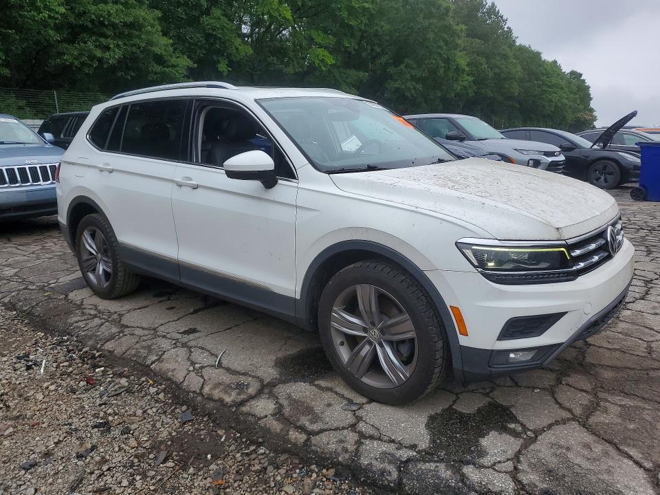 57331156 :رقم المزاد ، 3VV5B7AX5JM090881 vin ، 2018 Volkswagen Tiguan مزاد بيع