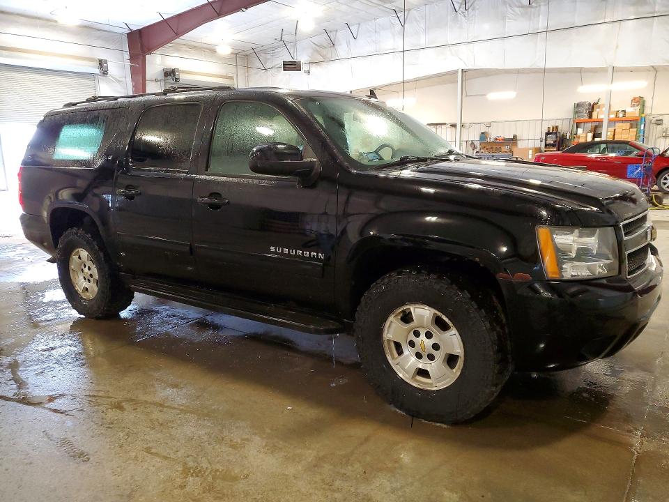 2011 Chev Suburban მანქანა იყიდება აუქციონზე, vin: 1GNSKJE33BR385653, აუქციონის ნომერი: 56816406