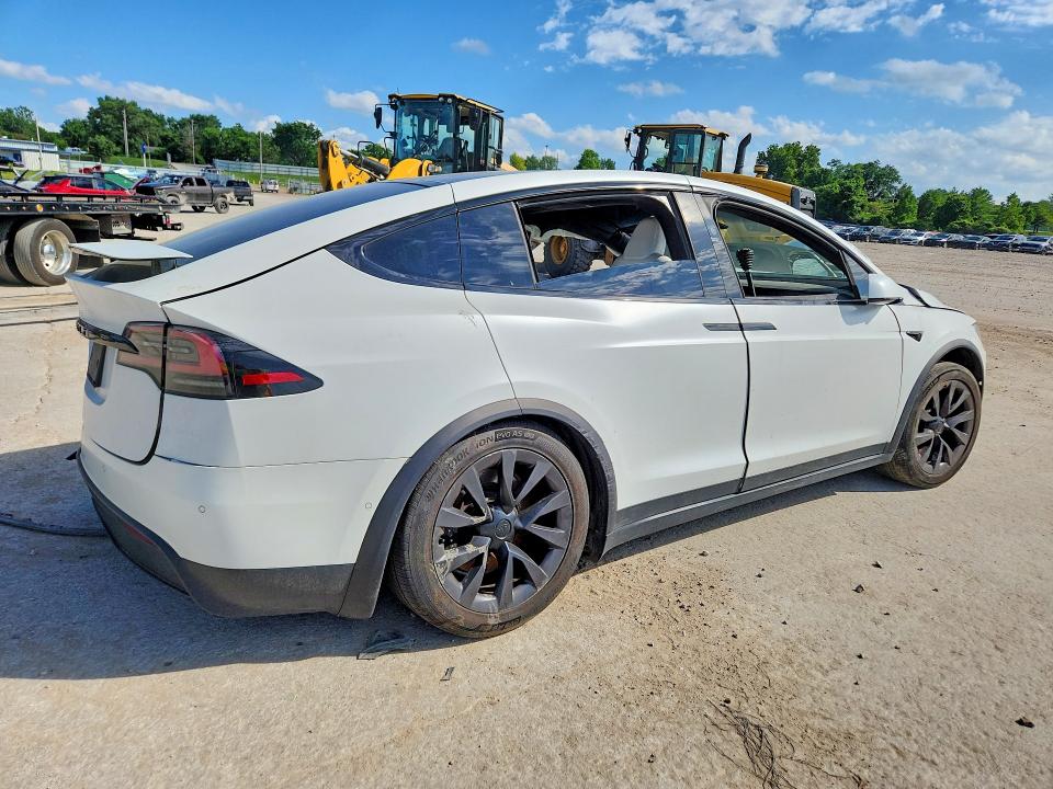56656096 :رقم المزاد ، 7SAXCBE59NF356223 vin ، 2022 Tesla Model X مزاد بيع