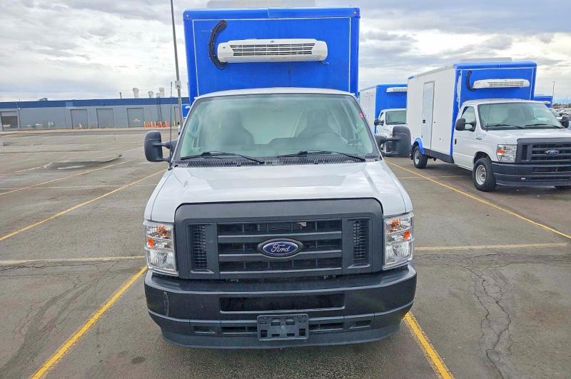 2024 Ford Econoline მანქანა იყიდება აუქციონზე, vin: 1FDWE3FN5RDD00733, აუქციონის ნომერი: 57082056