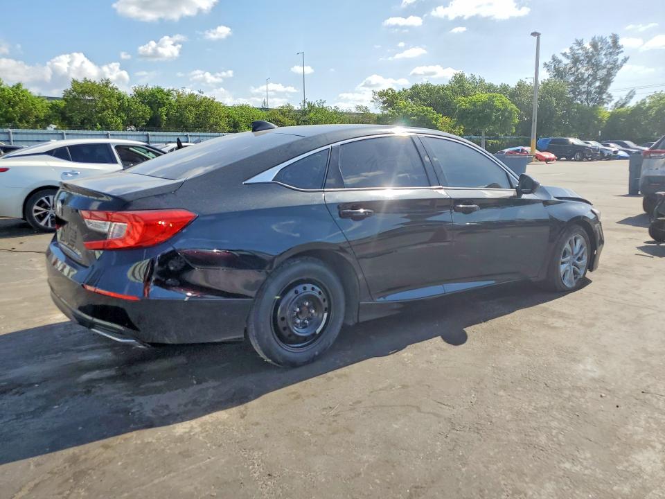 56715416 :رقم المزاد ، 1HGCV1F18JA244433 vin ، 2018 Honda Accord مزاد بيع