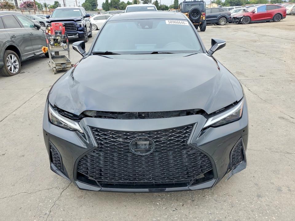 58966646 :رقم المزاد ، JTHDA1D2XN5118047 vin ، 2022 Lexus Is مزاد بيع