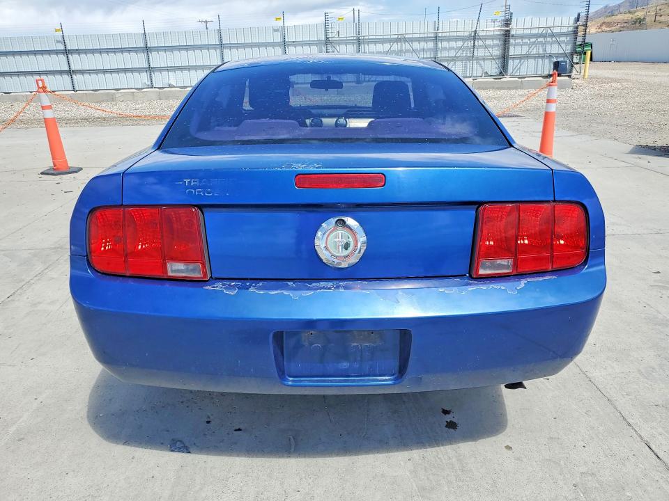 2006 Ford Mustang 2 Door Coupe მანქანა იყიდება აუქციონზე, vin: 1ZVHT80N465126259, აუქციონის ნომერი: 55755786