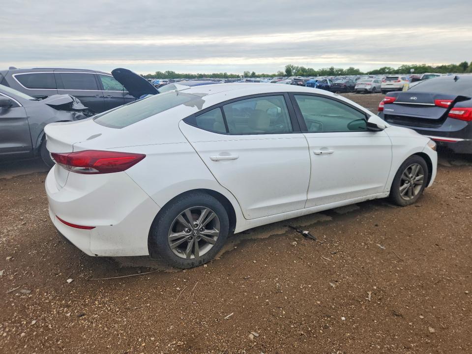 55552726 :رقم المزاد ، 5NPD84LF4HH015598 vin ، 2017 Hyundai Elantra مزاد بيع